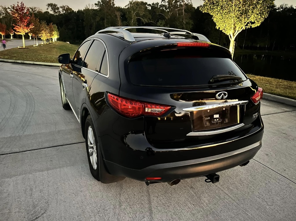 Rear driver-side detail