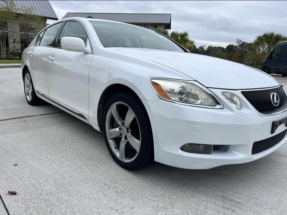 Front passenger-side view